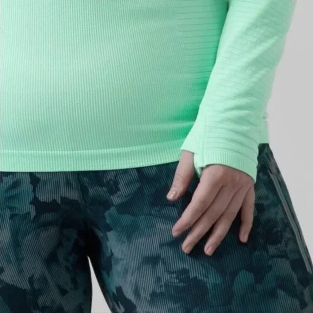 Athleta Aqua Mint Stretch Flurry Blizzard Rib Turtleneck Ribbed Layer Travel Top - Picture 7 of 10